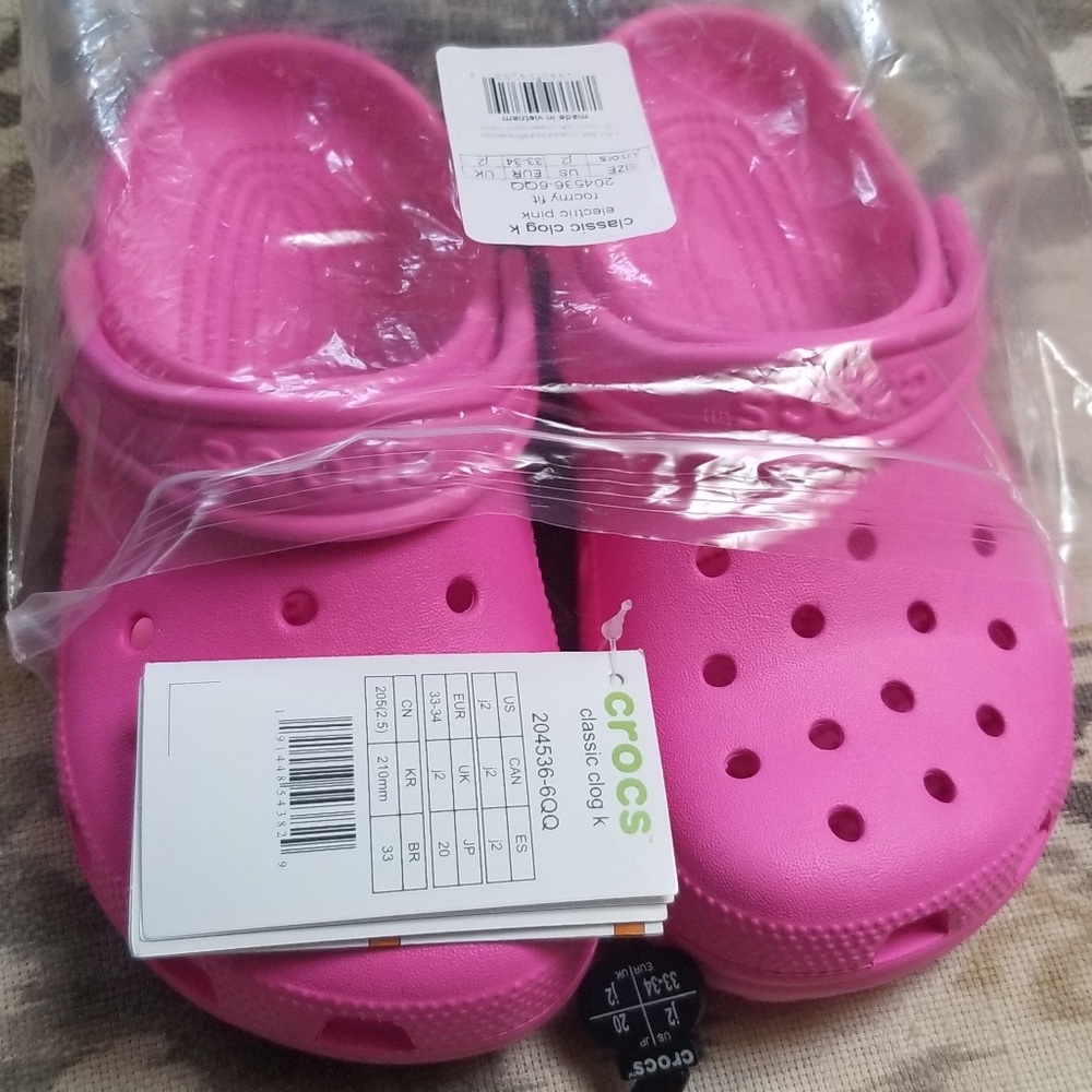 Girl's Crocs classic clog